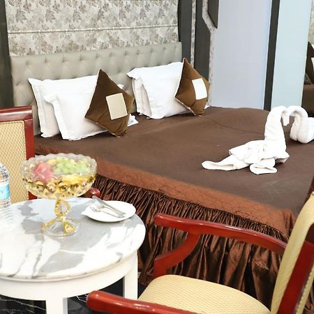 Republic Hotel Патна Экстерьер фото