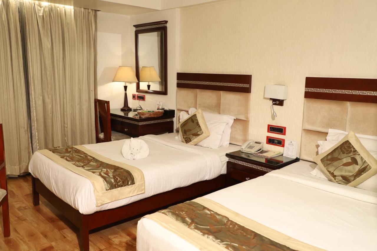 Republic Hotel Патна Экстерьер фото