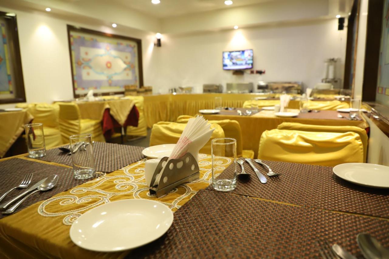 Republic Hotel Патна Экстерьер фото