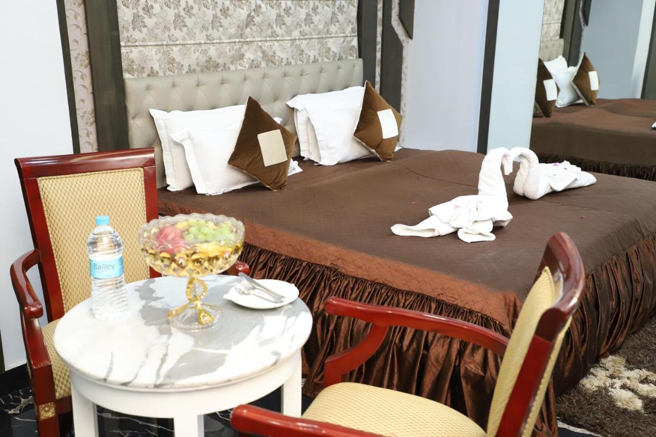 Republic Hotel Патна Экстерьер фото
