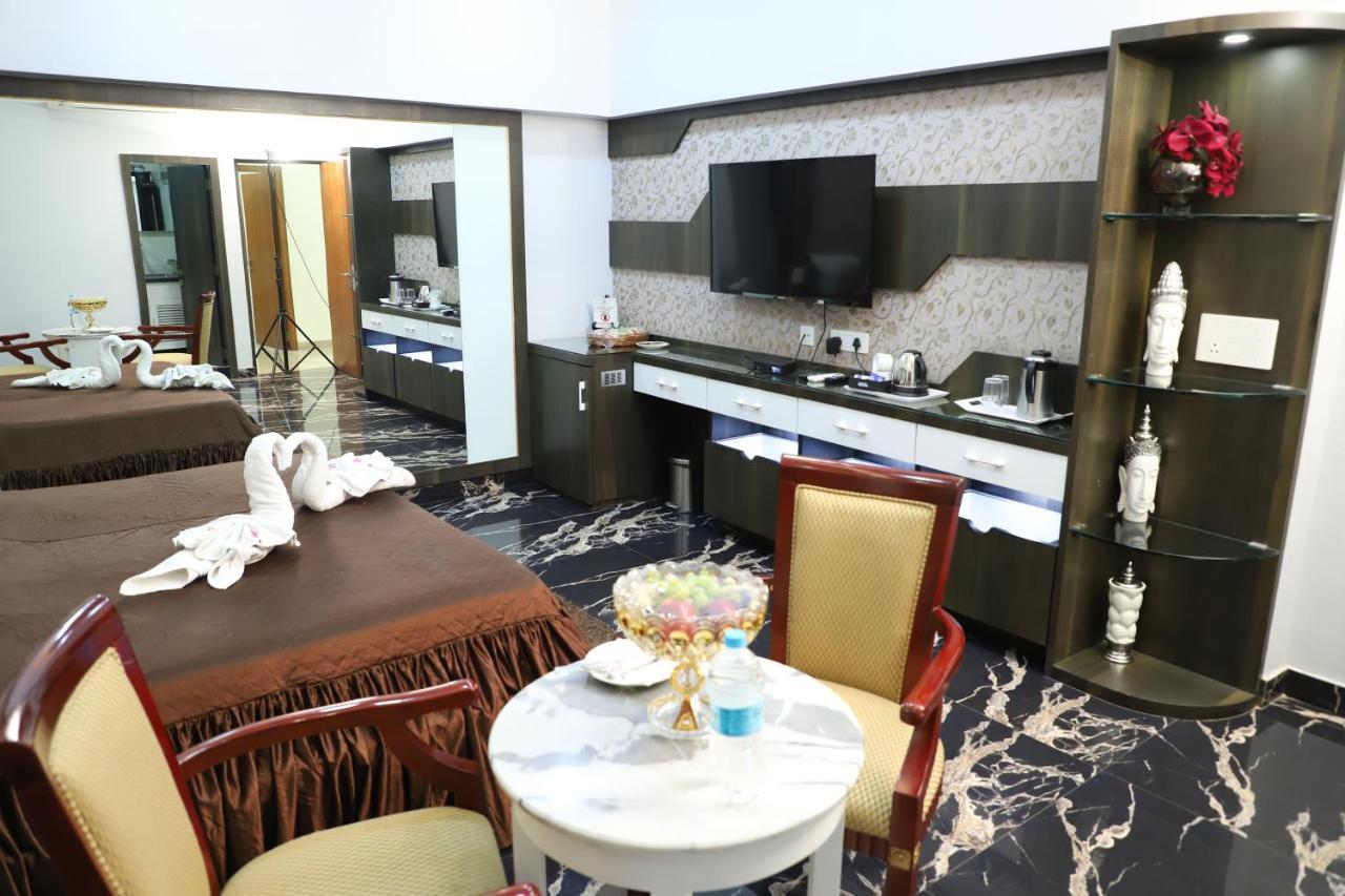 Republic Hotel Патна Экстерьер фото