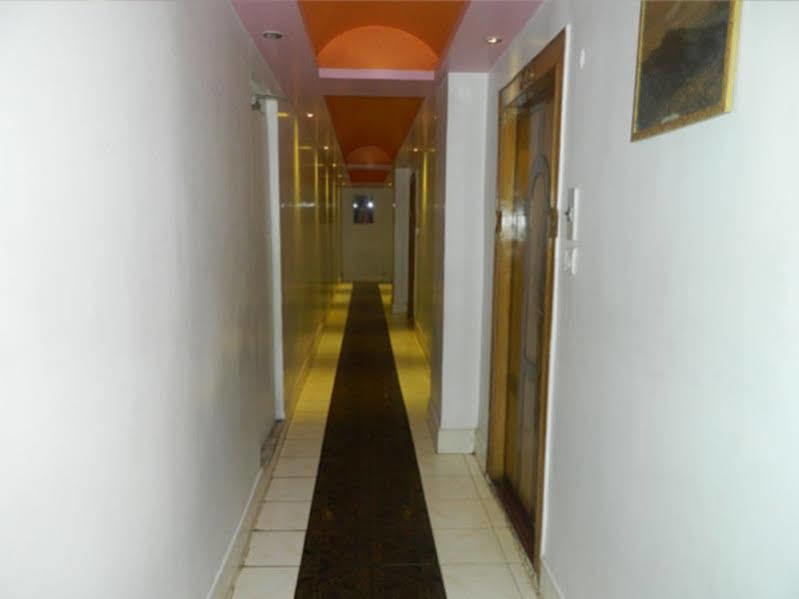 Republic Hotel Патна Экстерьер фото
